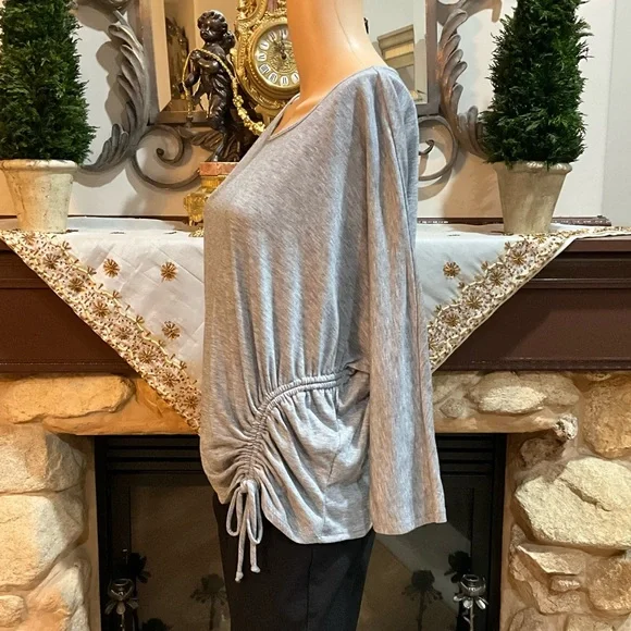 ❤️PerSeption Concept Gray Asymmetrical Ruched top - Picture 4 of 7
